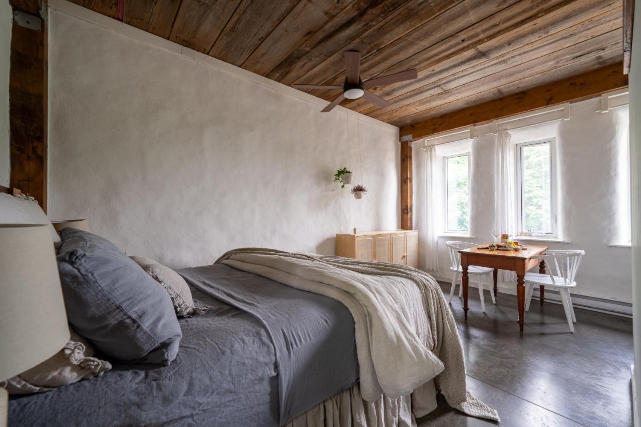 Owl'S Nest Suites Carrying Place 외부 사진
