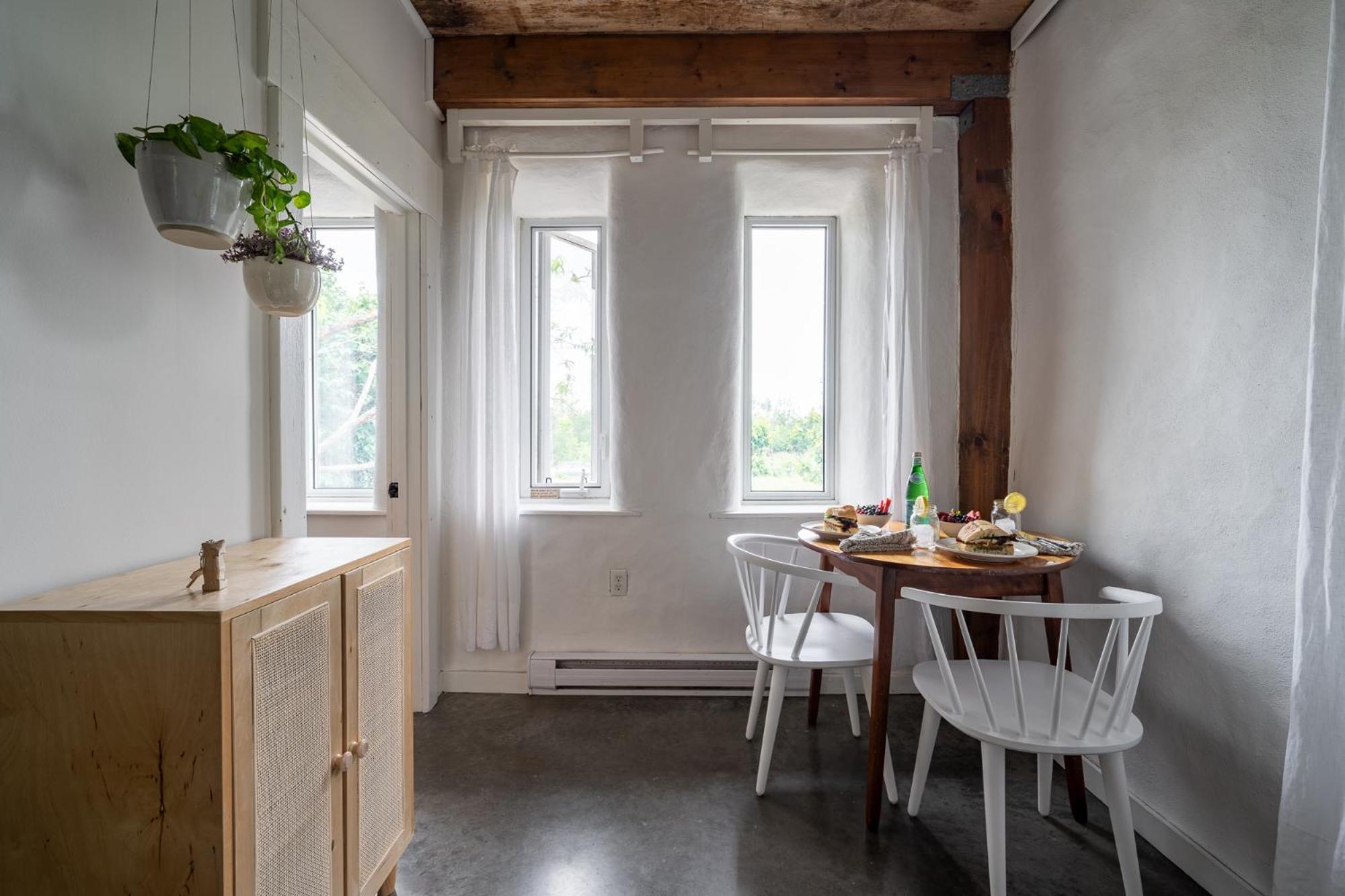 Owl'S Nest Suites Carrying Place 외부 사진