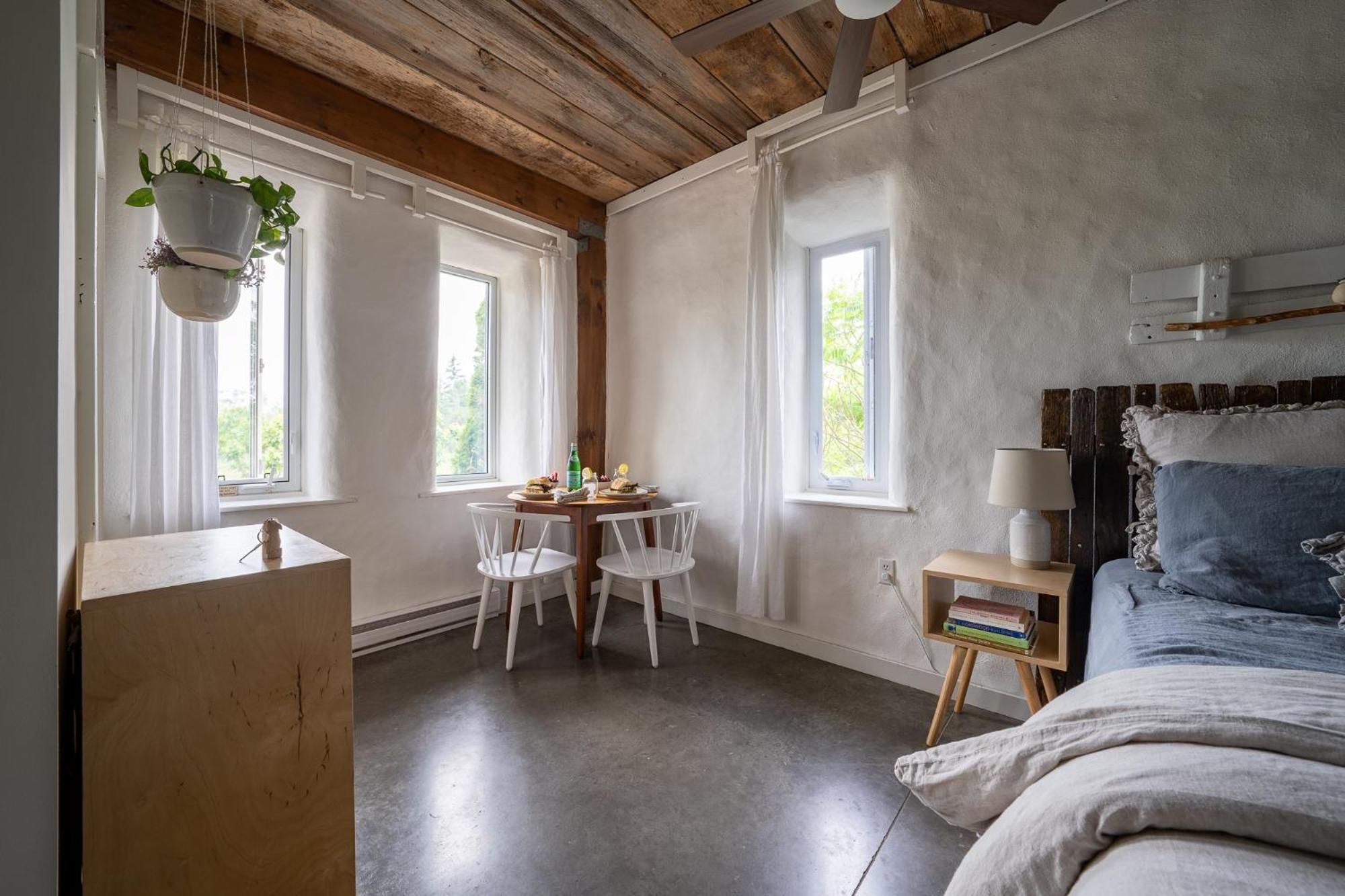 Owl'S Nest Suites Carrying Place 외부 사진