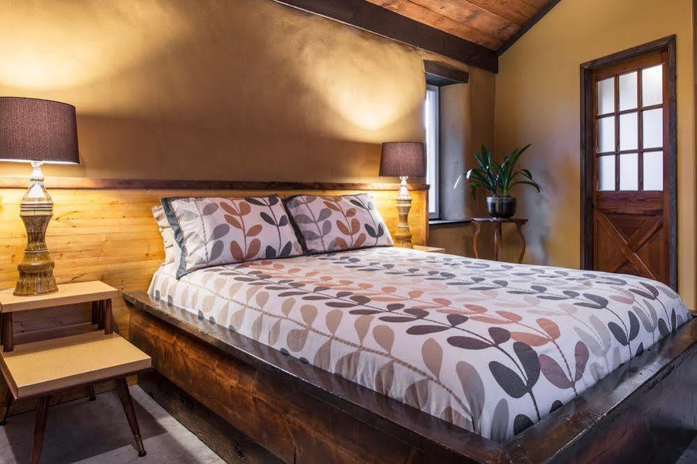 Owl'S Nest Suites Carrying Place 외부 사진